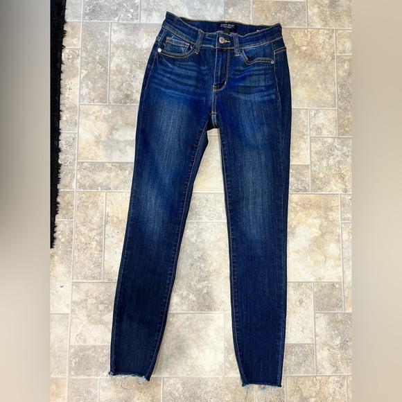 Judy Blue Denim - Women’s Judy Blue 0/24 skinny fit jeans like new distressed